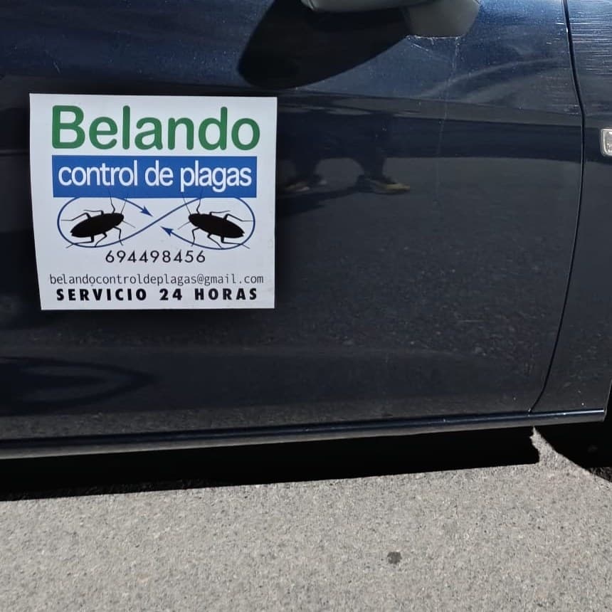 Vehículo rotulado de Belando Control de Plagas
